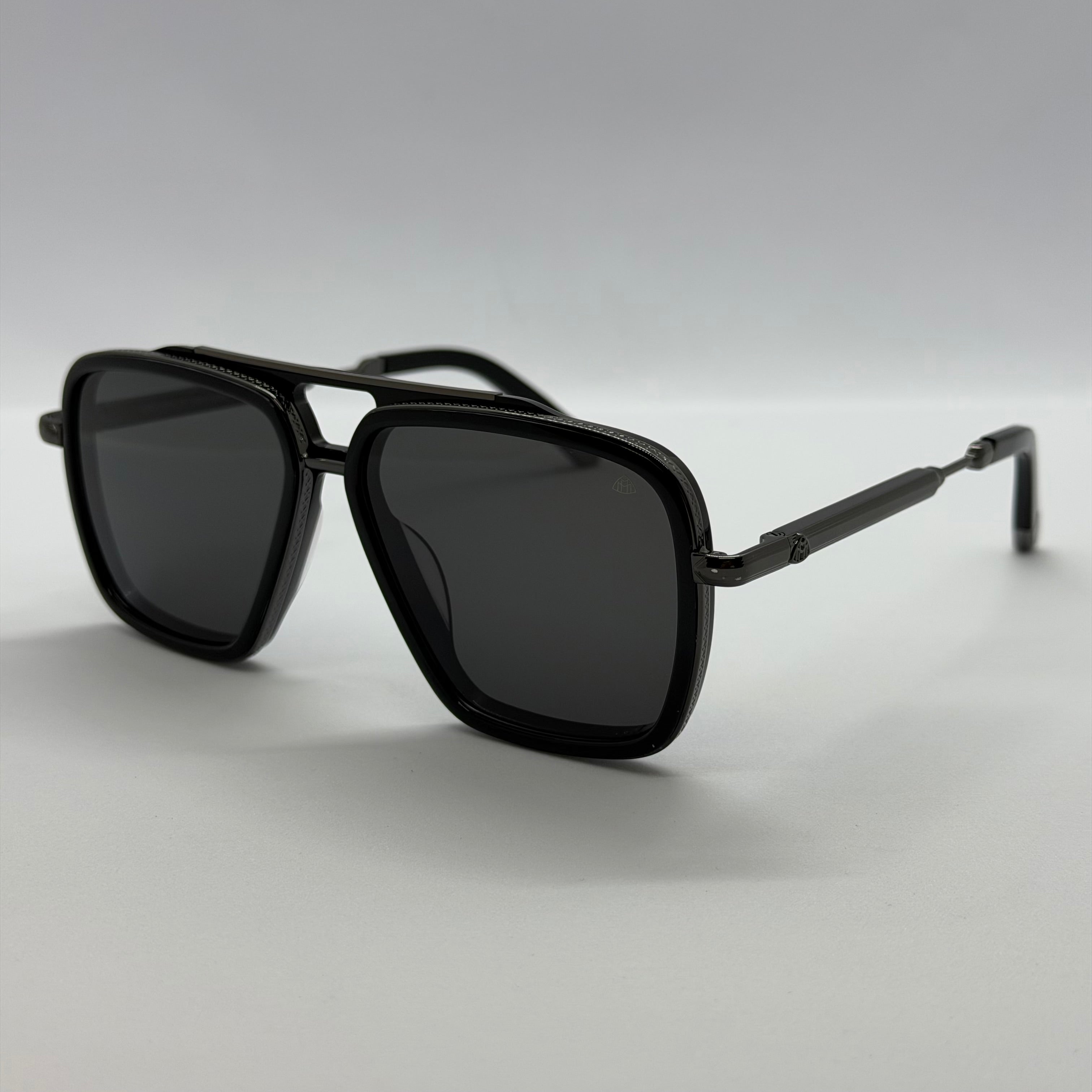 модел MayLight Black