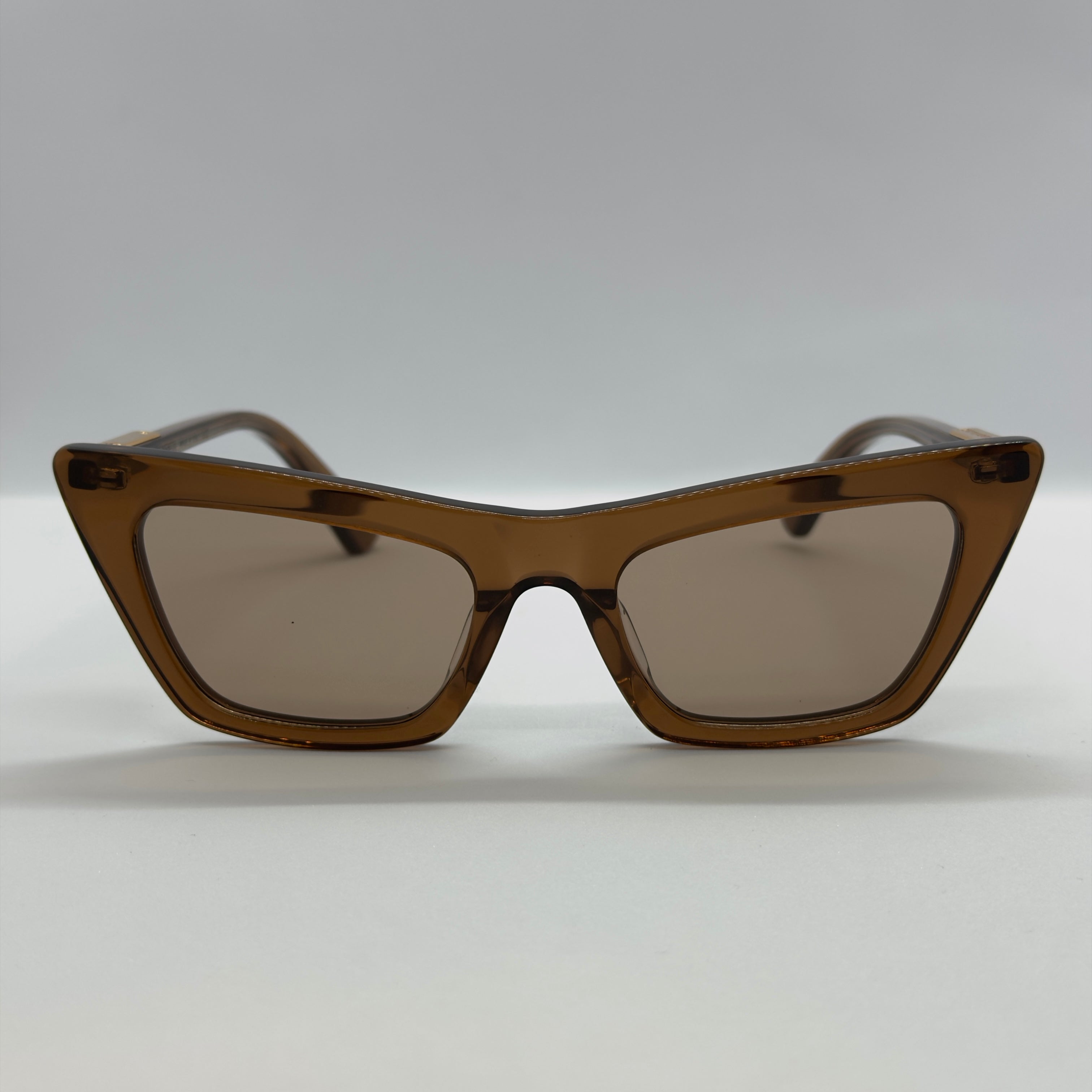 модел Zeno Brown
