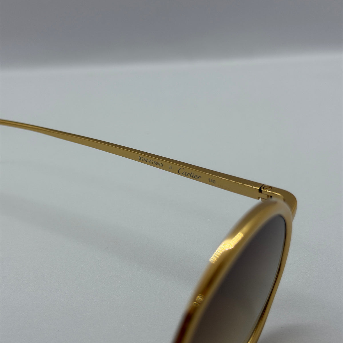модел Nyra Gold
