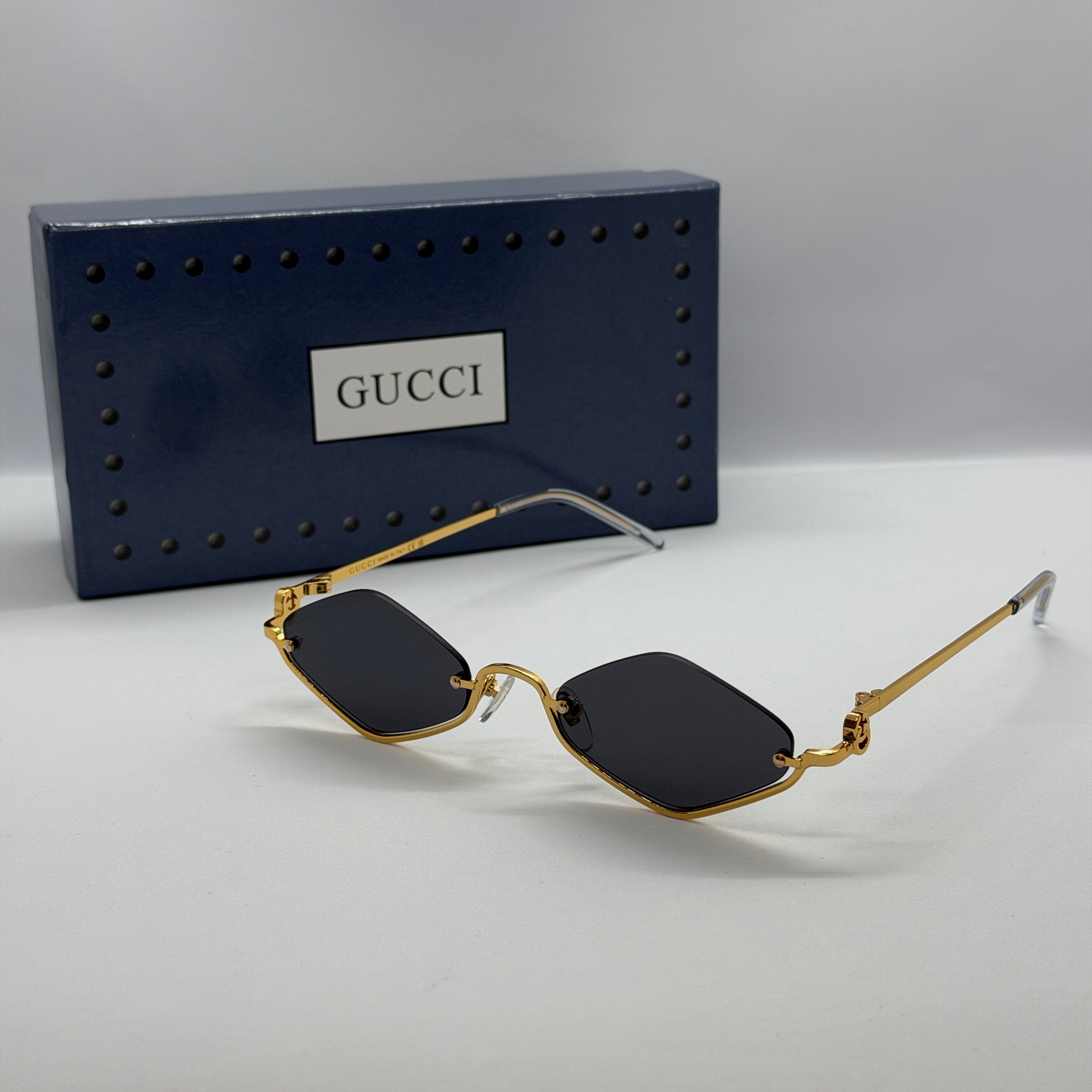 модел Diamond Black