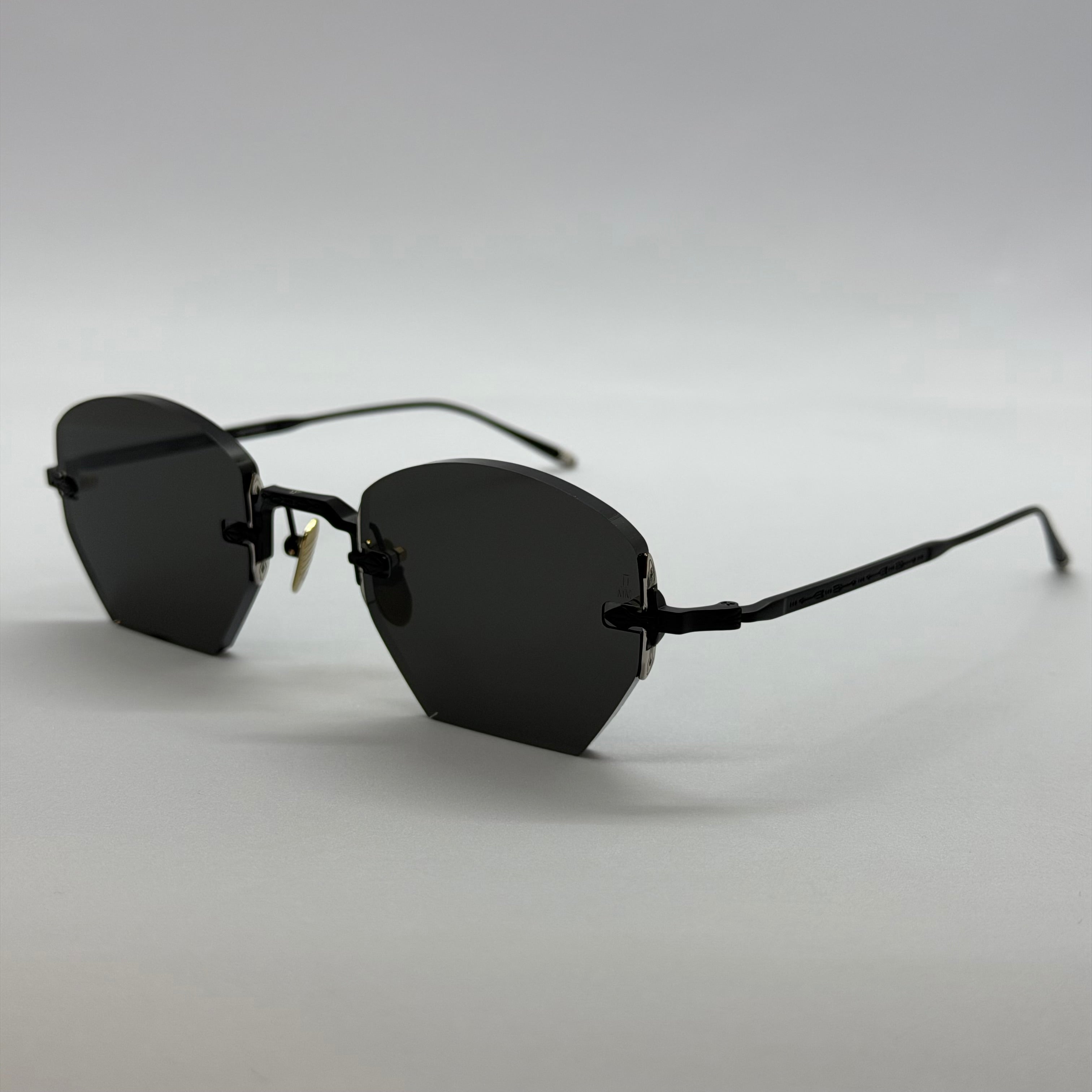 модел Molino Black