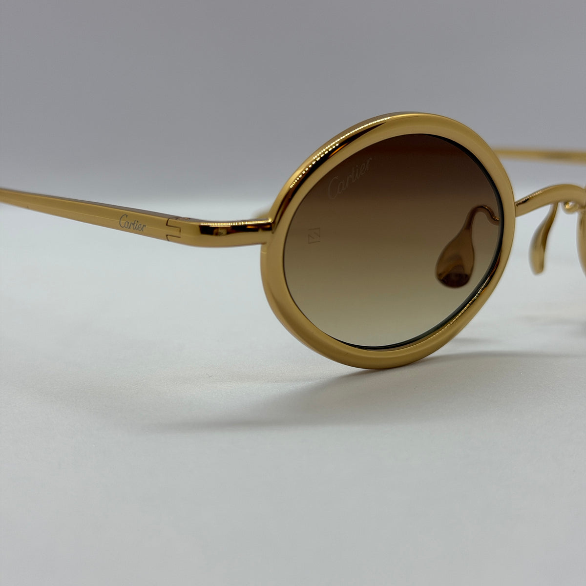 модел Nyra Gold
