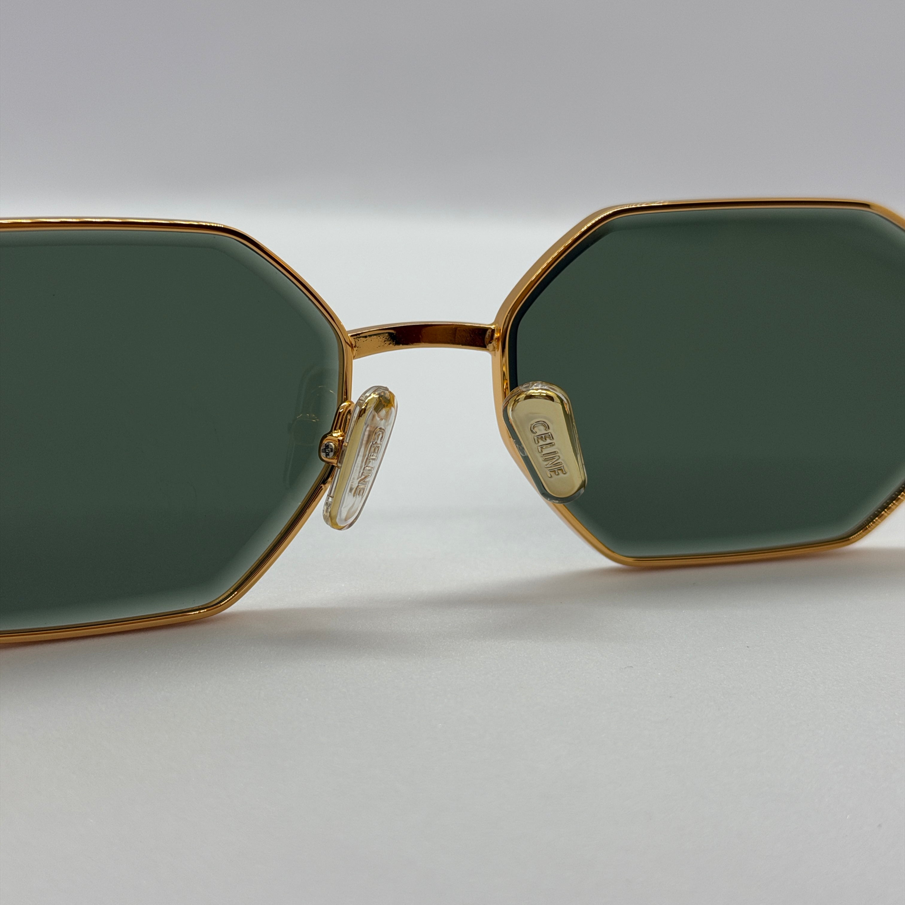 модел Frame 42 Green