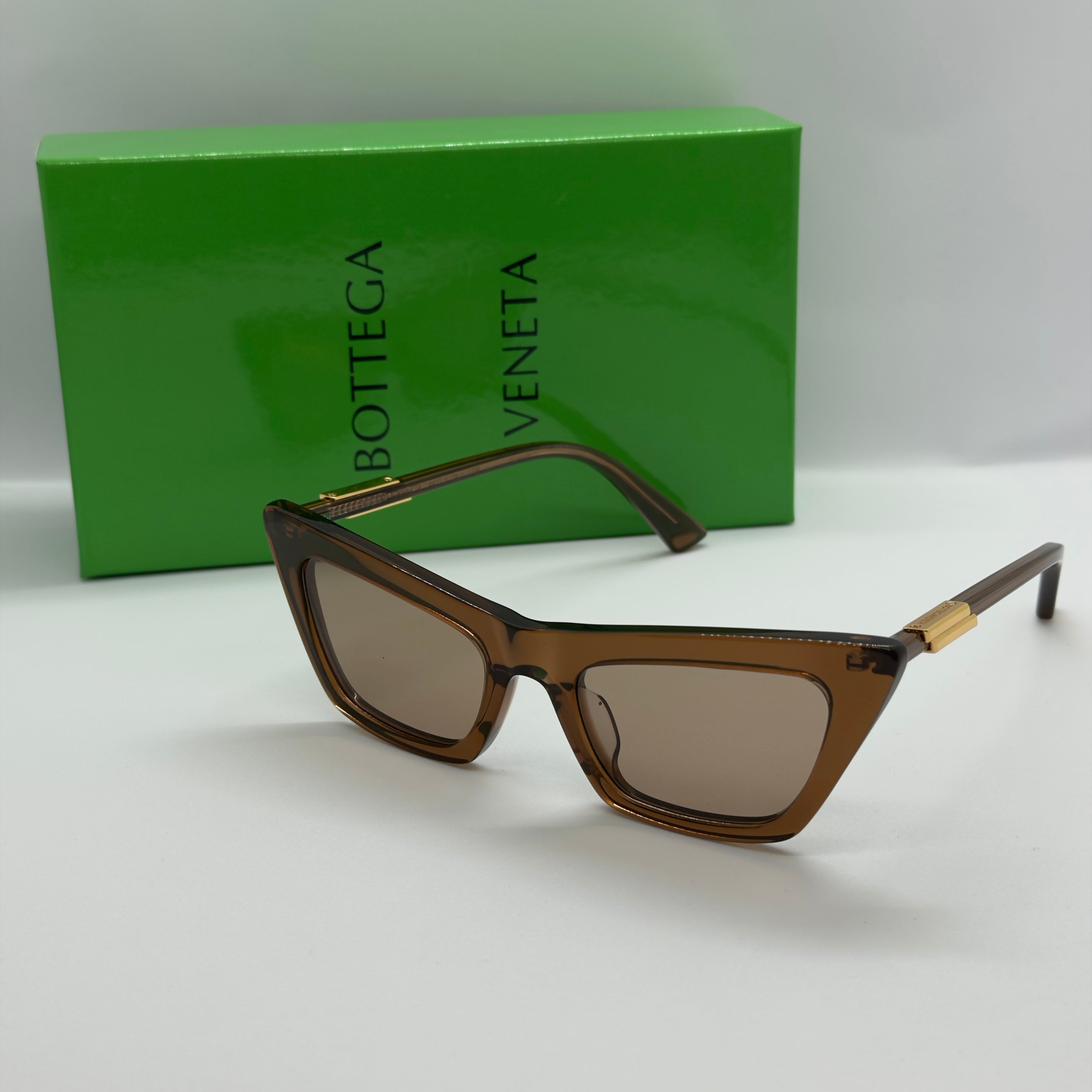 модел Zeno Brown
