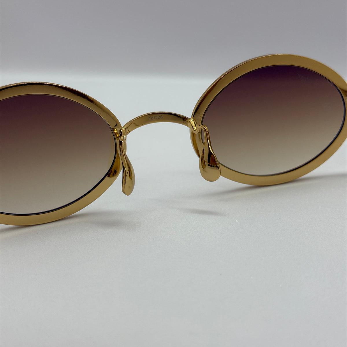 модел Nyra Gold