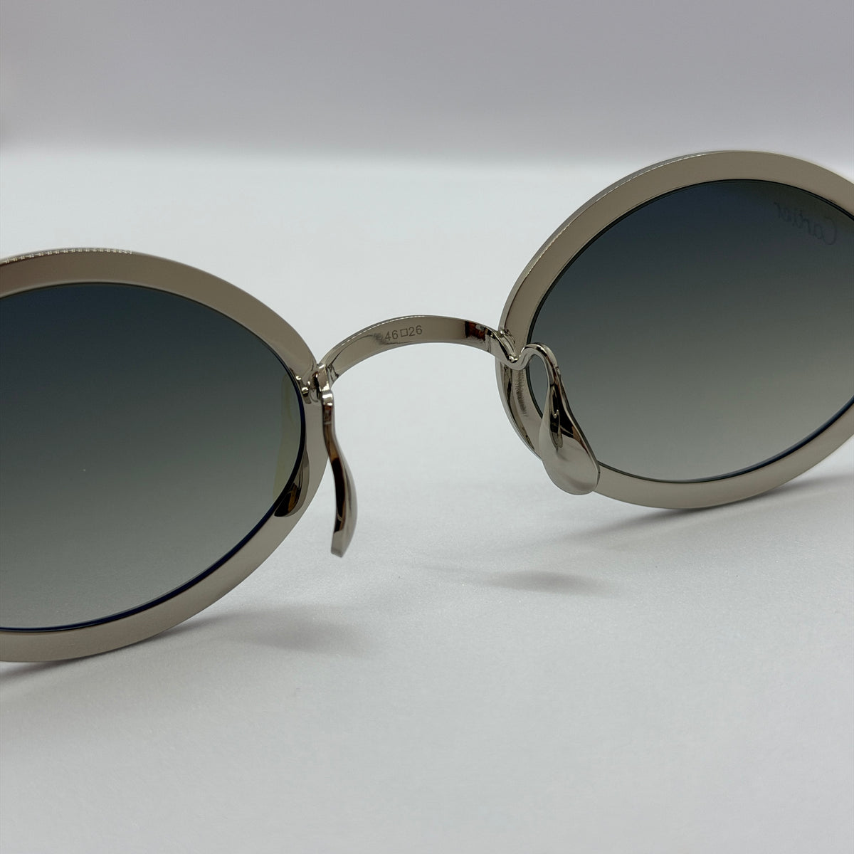 модел Nyra Silver