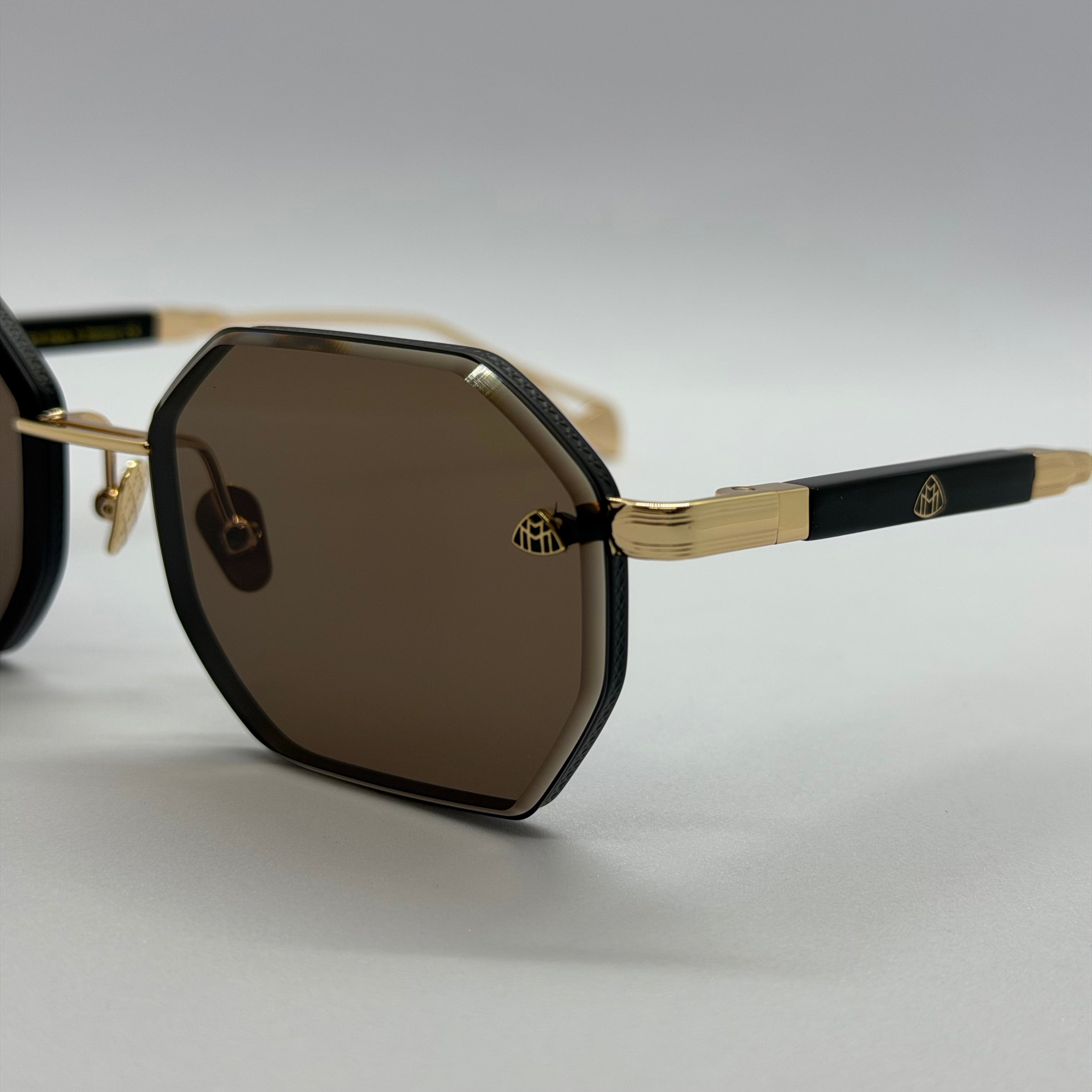 модел Diplomat Gold