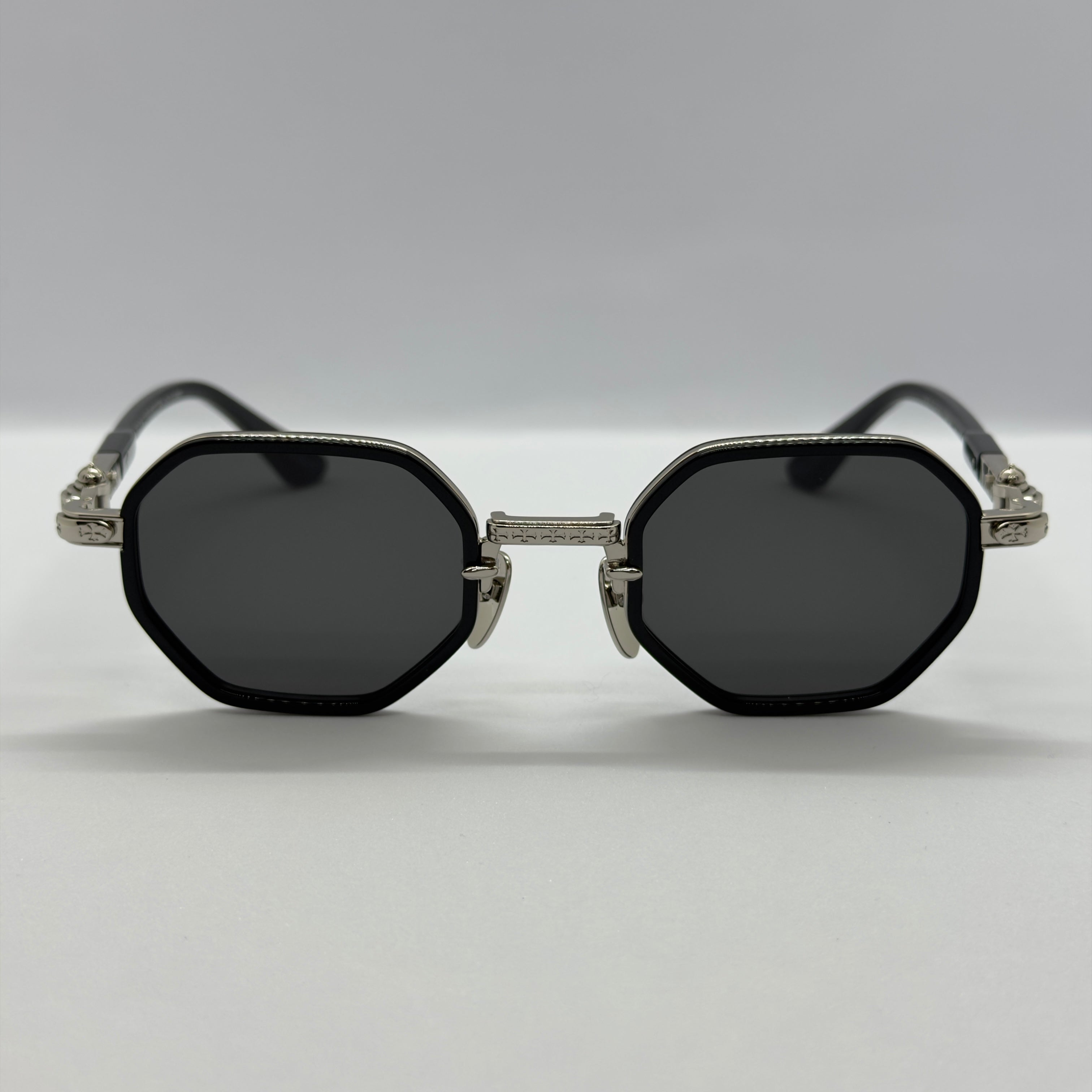 модел Roma Black