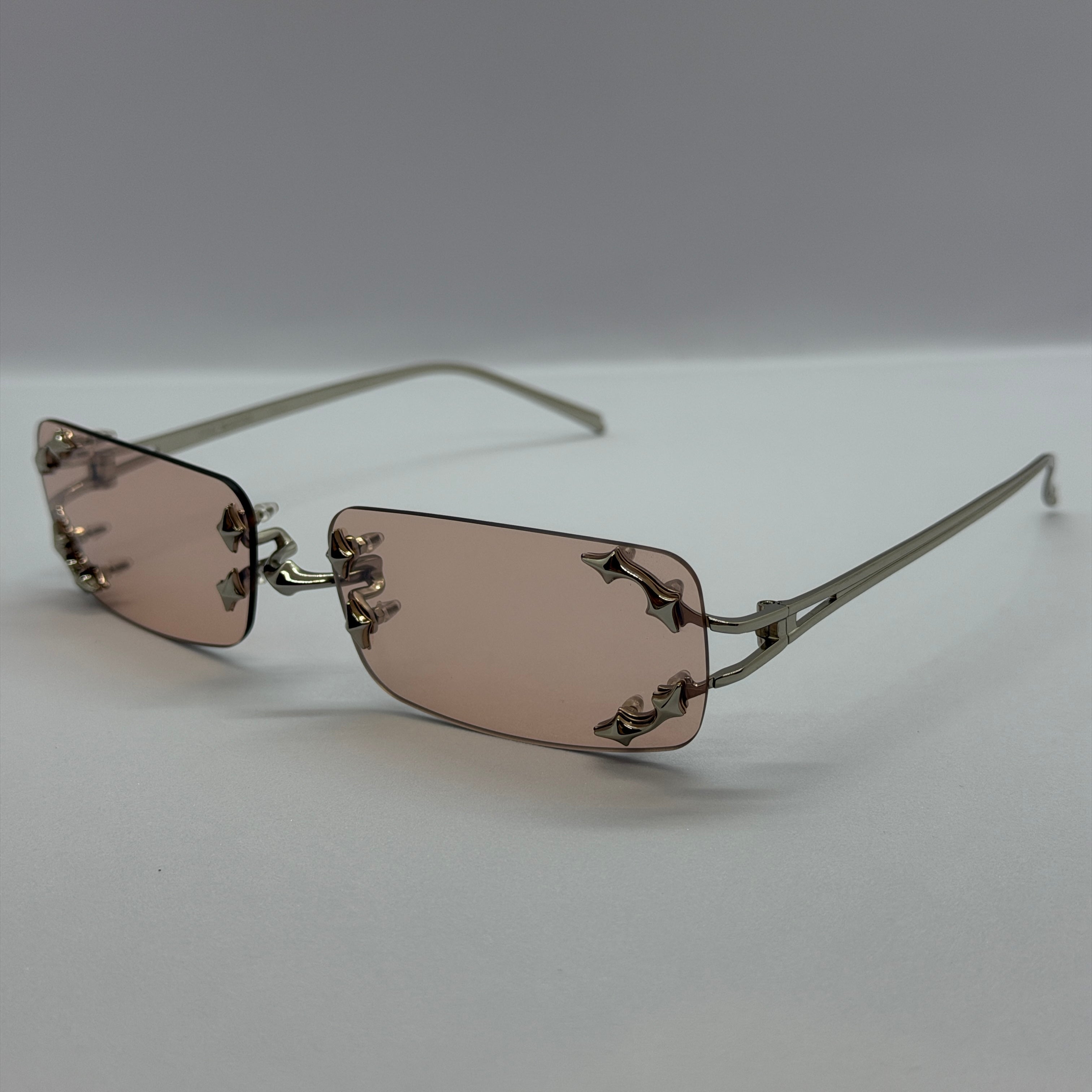 модел Beyond Pink