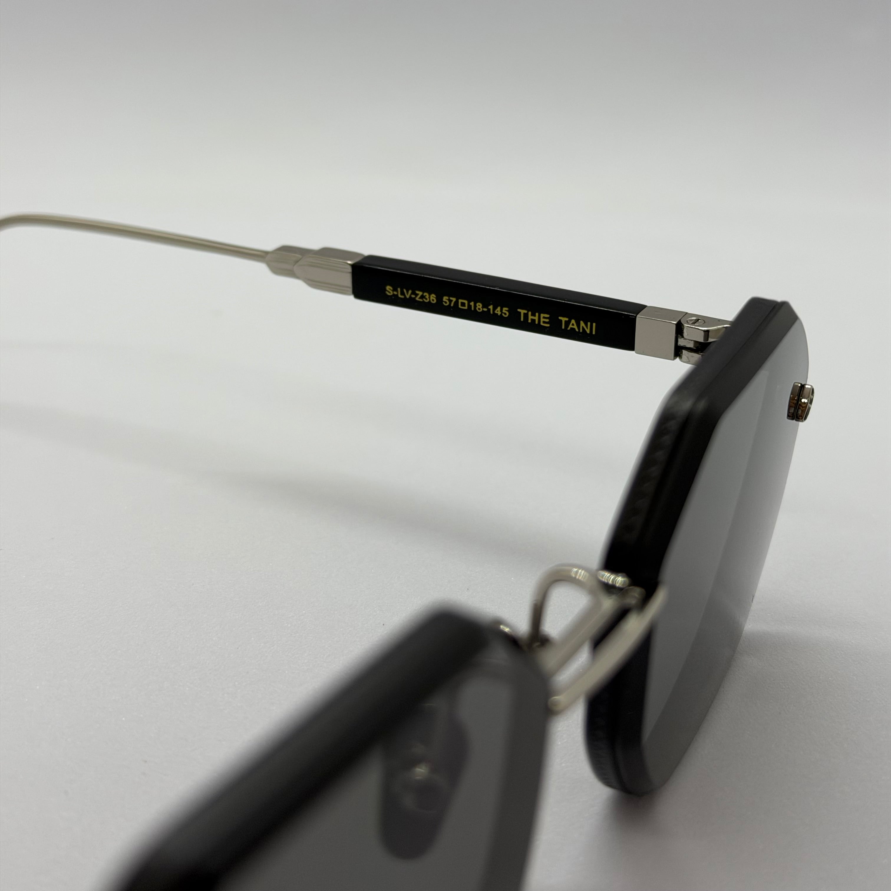 модел Diplomat Silver