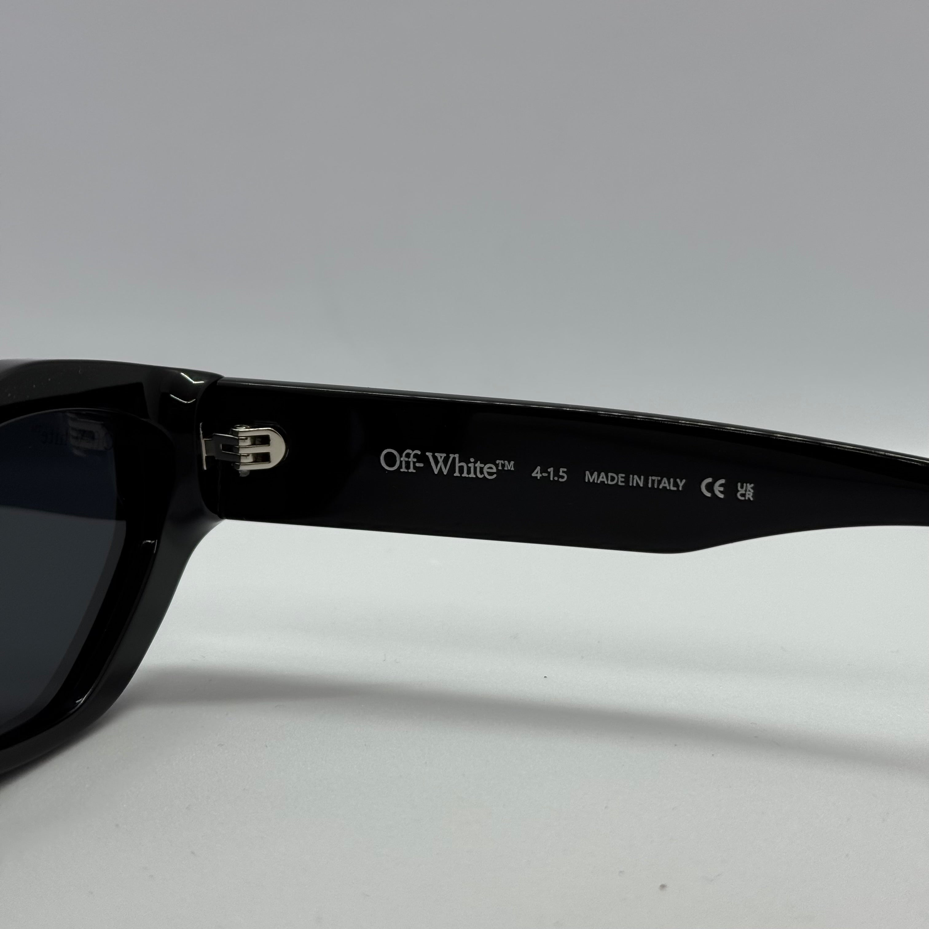 модел Kayro Black
