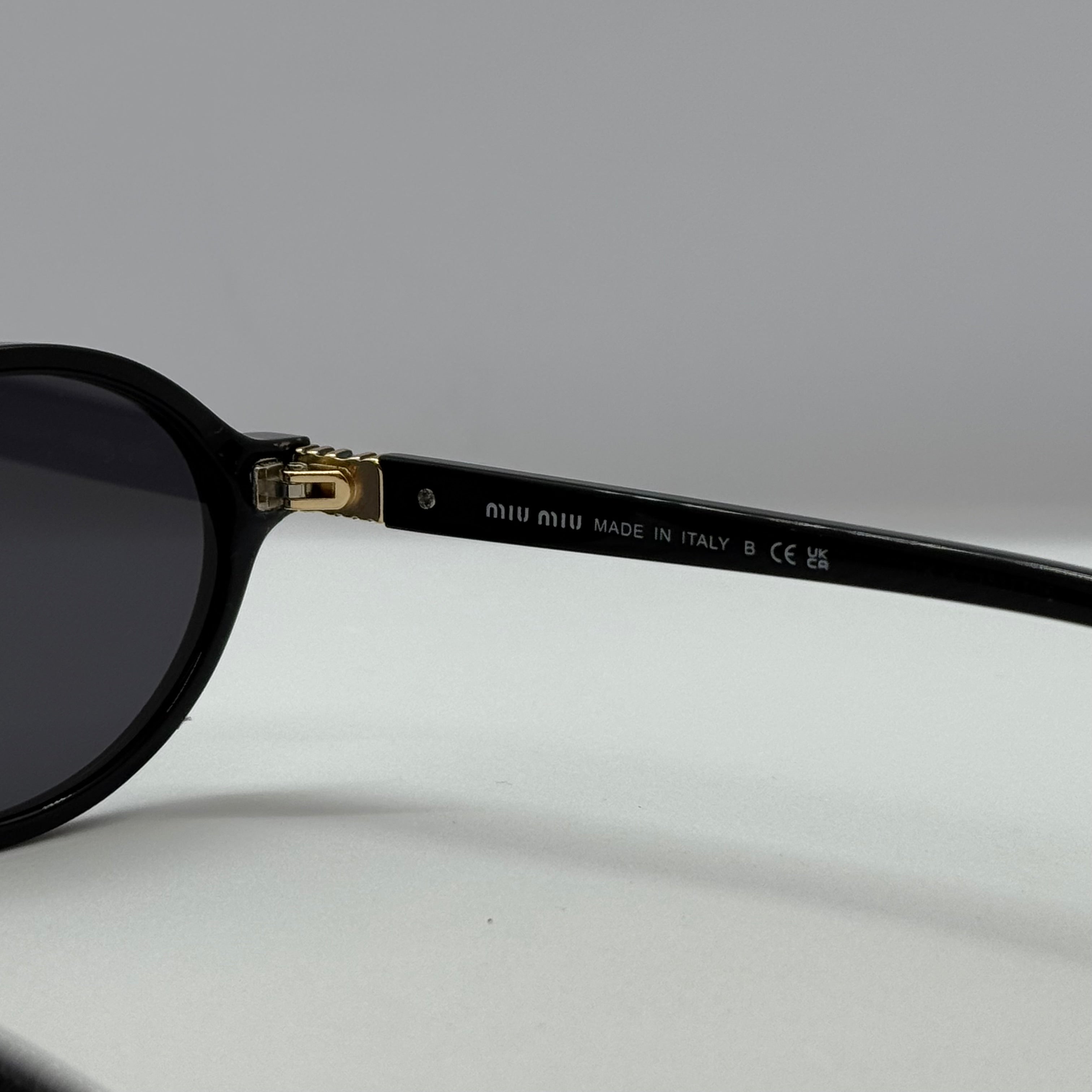 модел Ivory Black