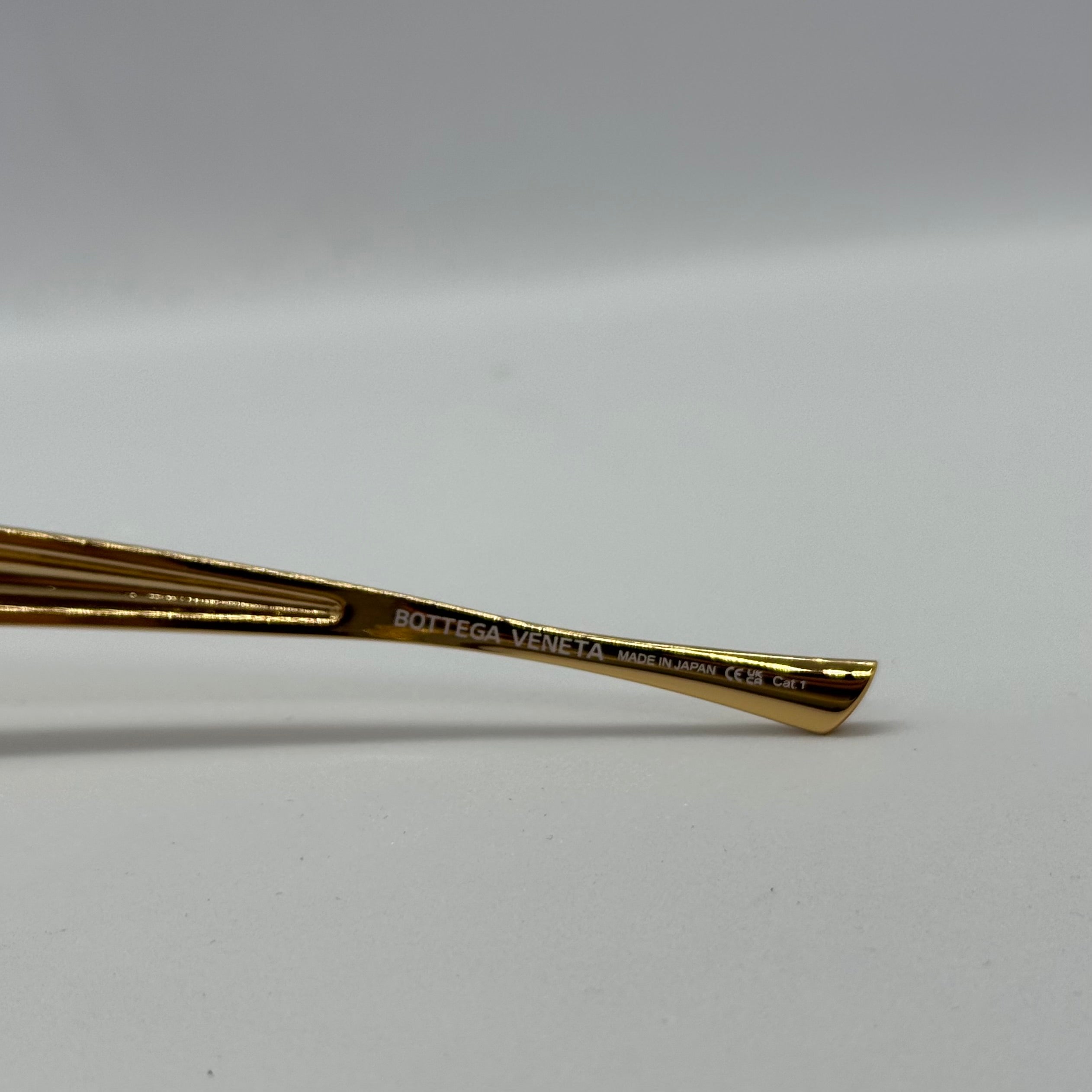 модел Moorona Brown