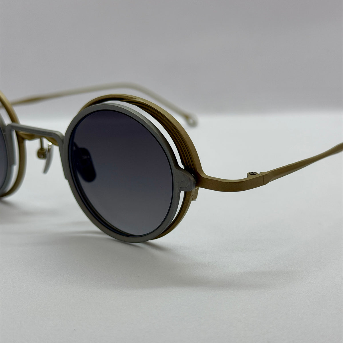 модел Orbit Dark