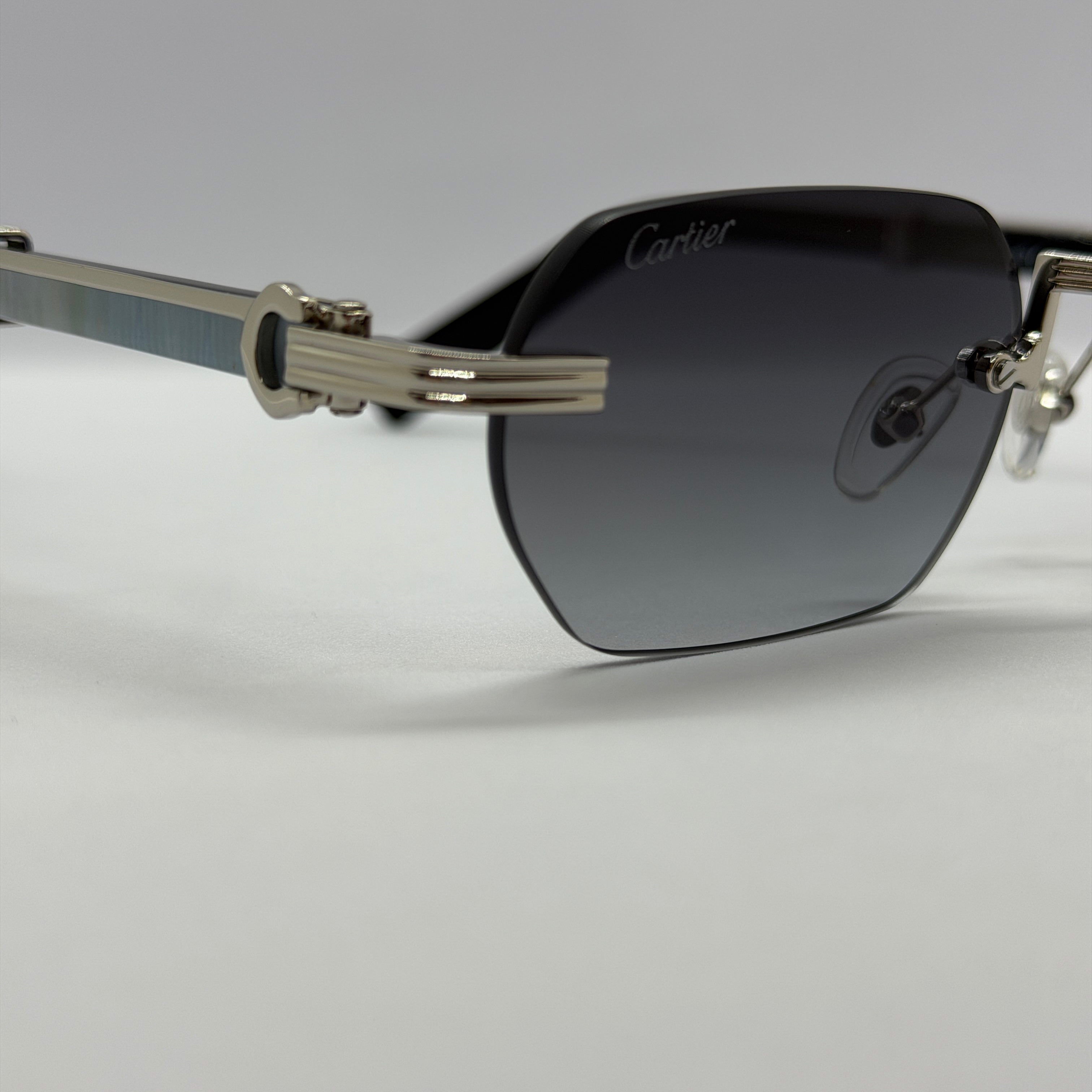 модел A Solara Blue