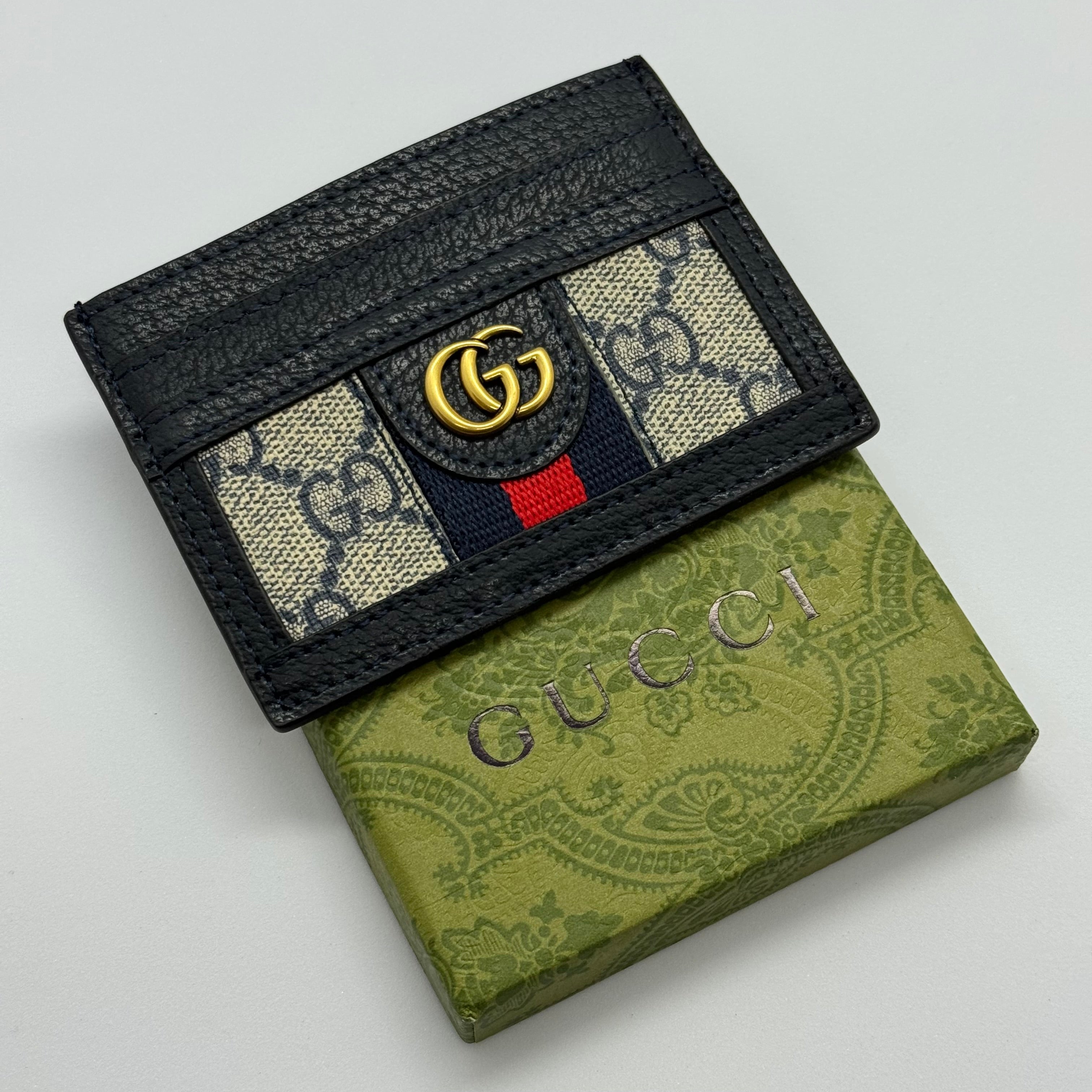 Картодържател