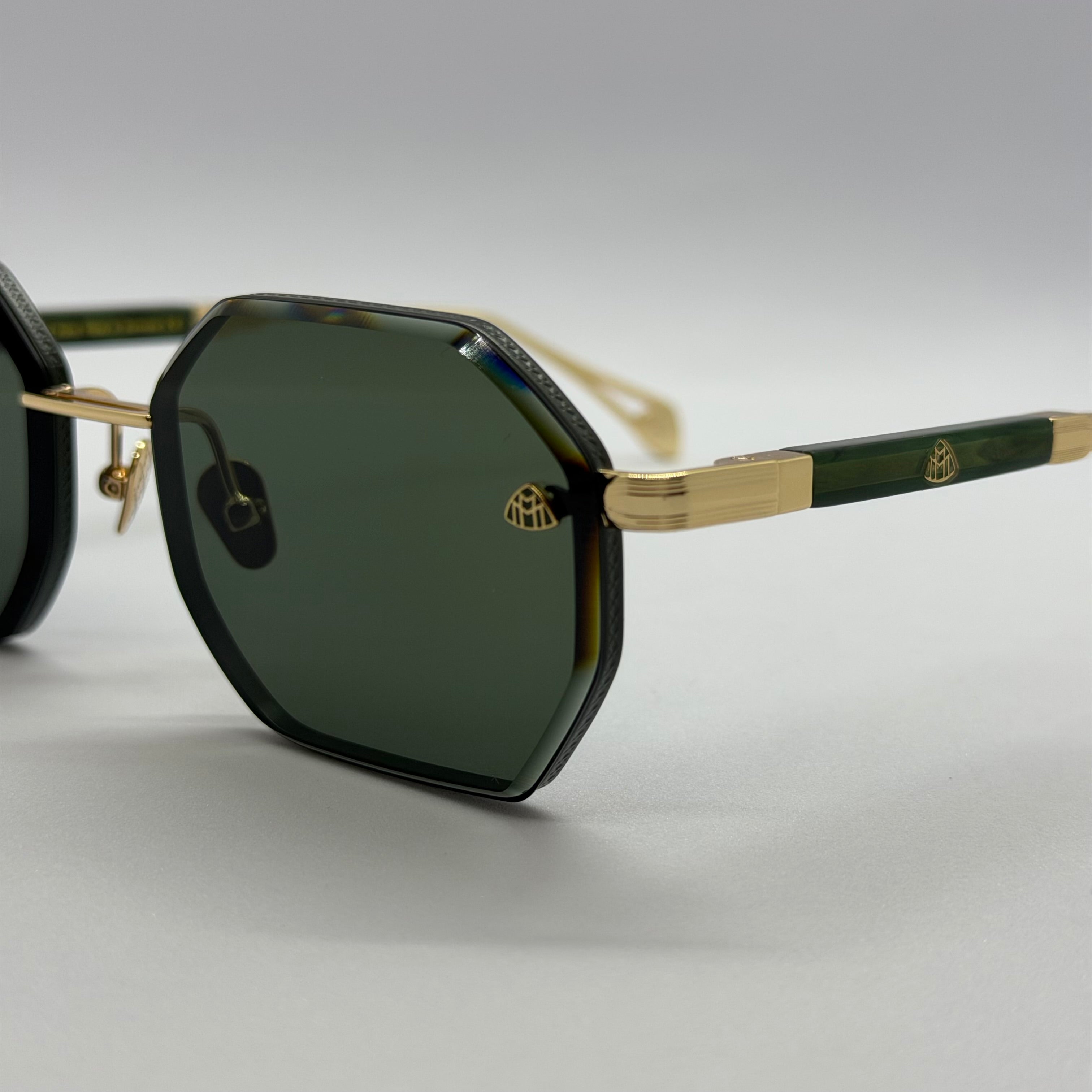 модел Diplomat Green