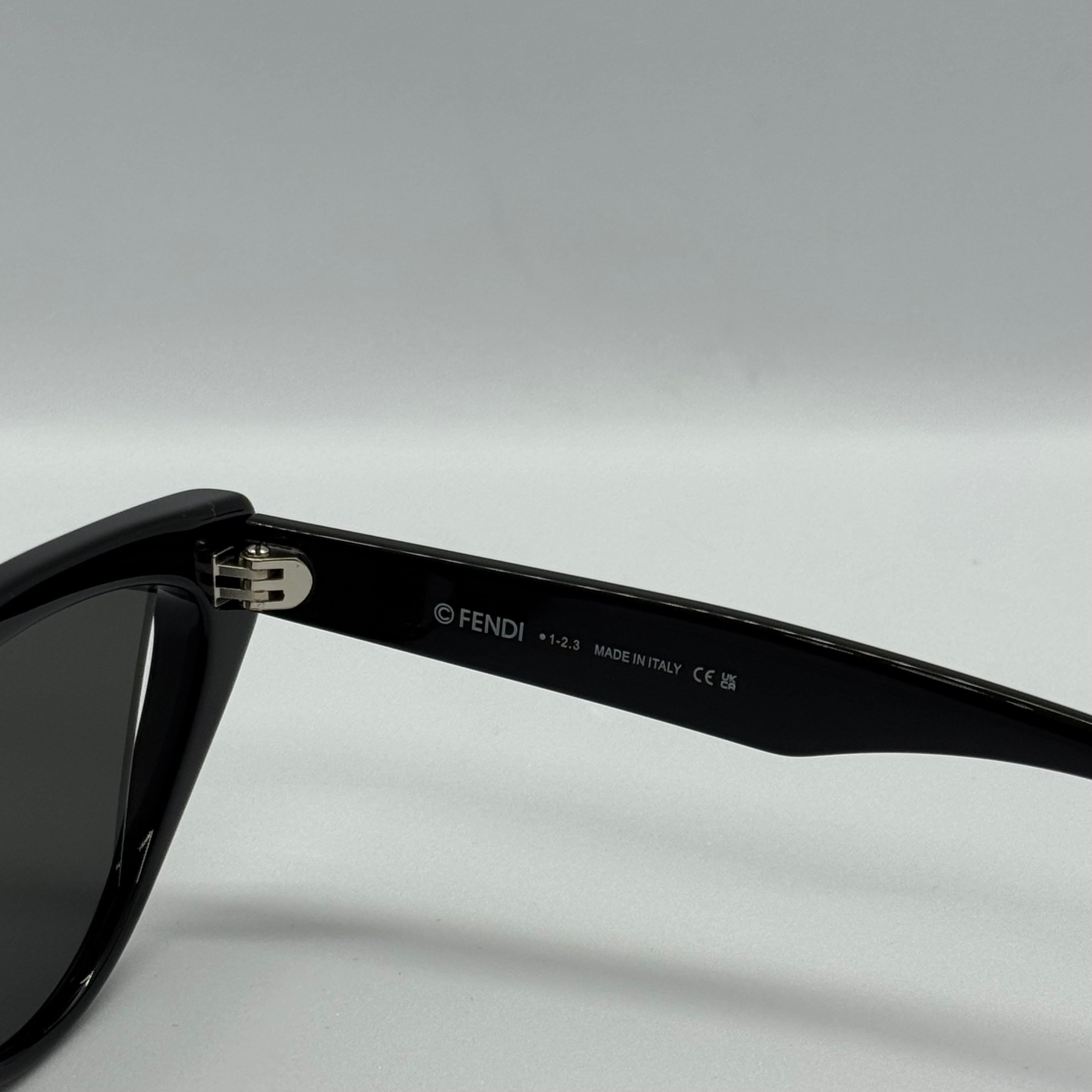 модел Black Cut