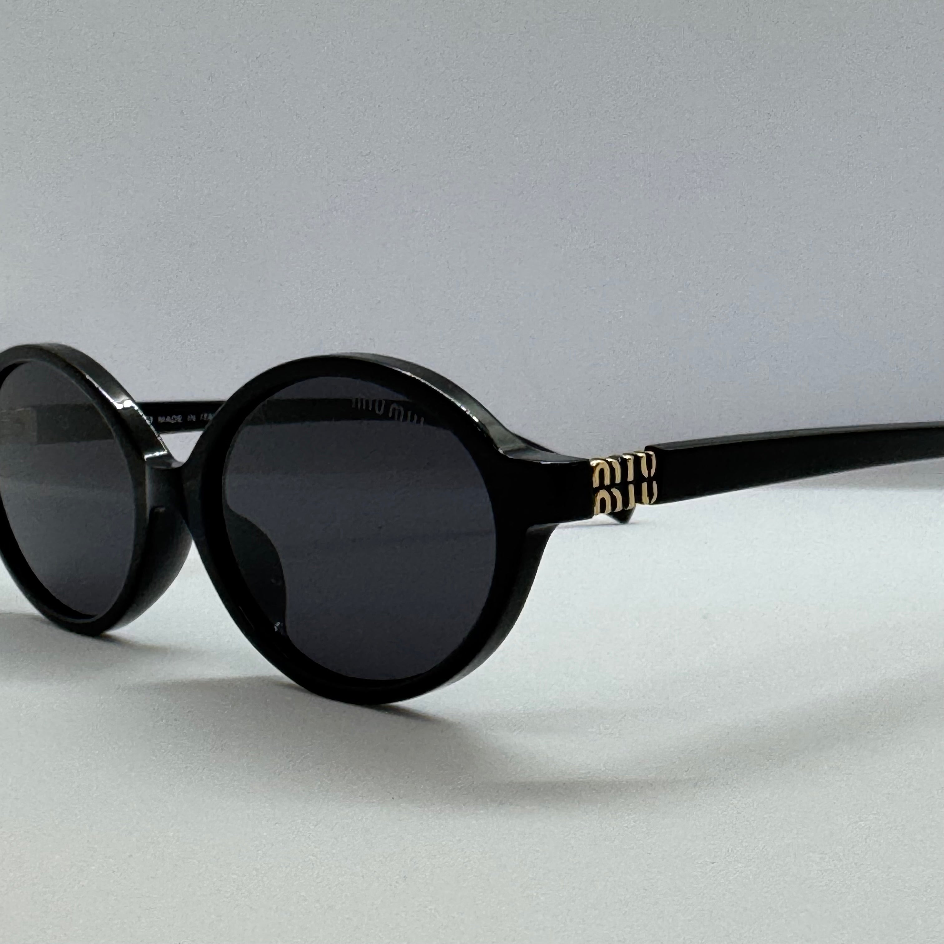 модел Ivory Black