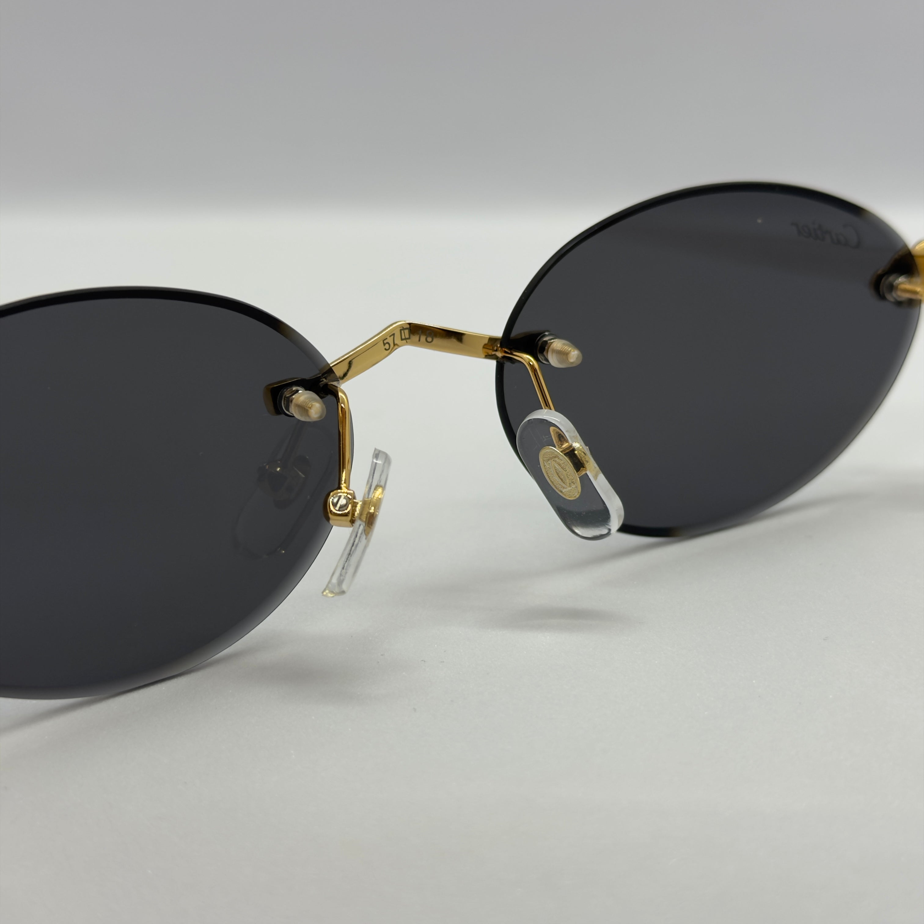 модел Serena Black