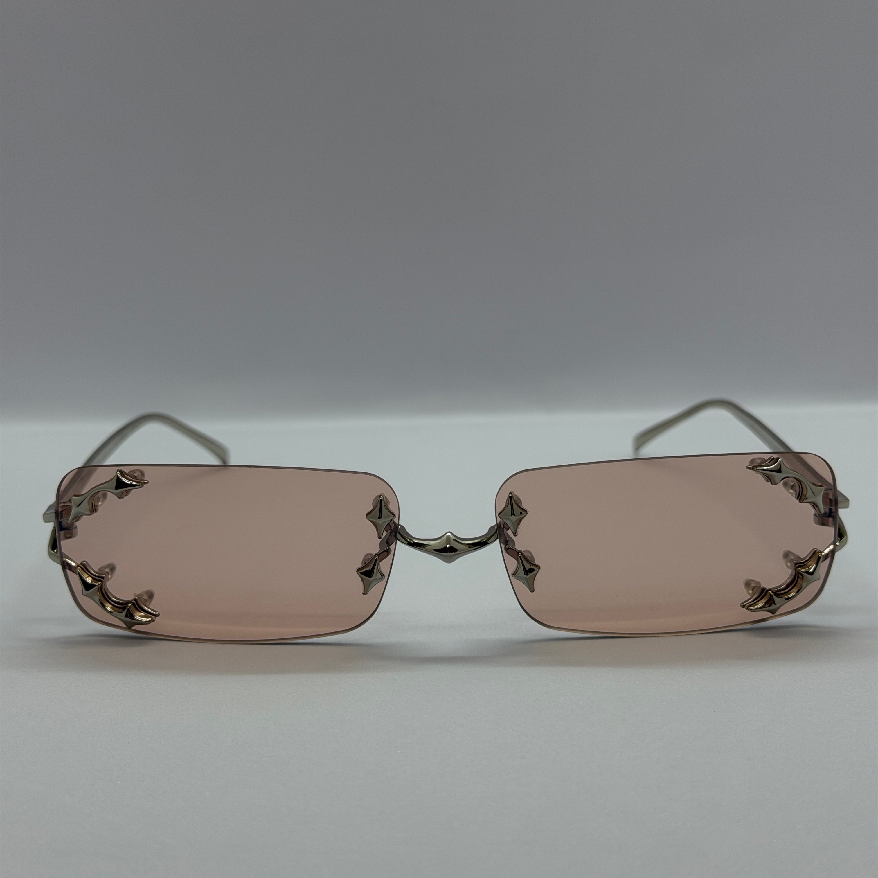 модел Beyond Pink