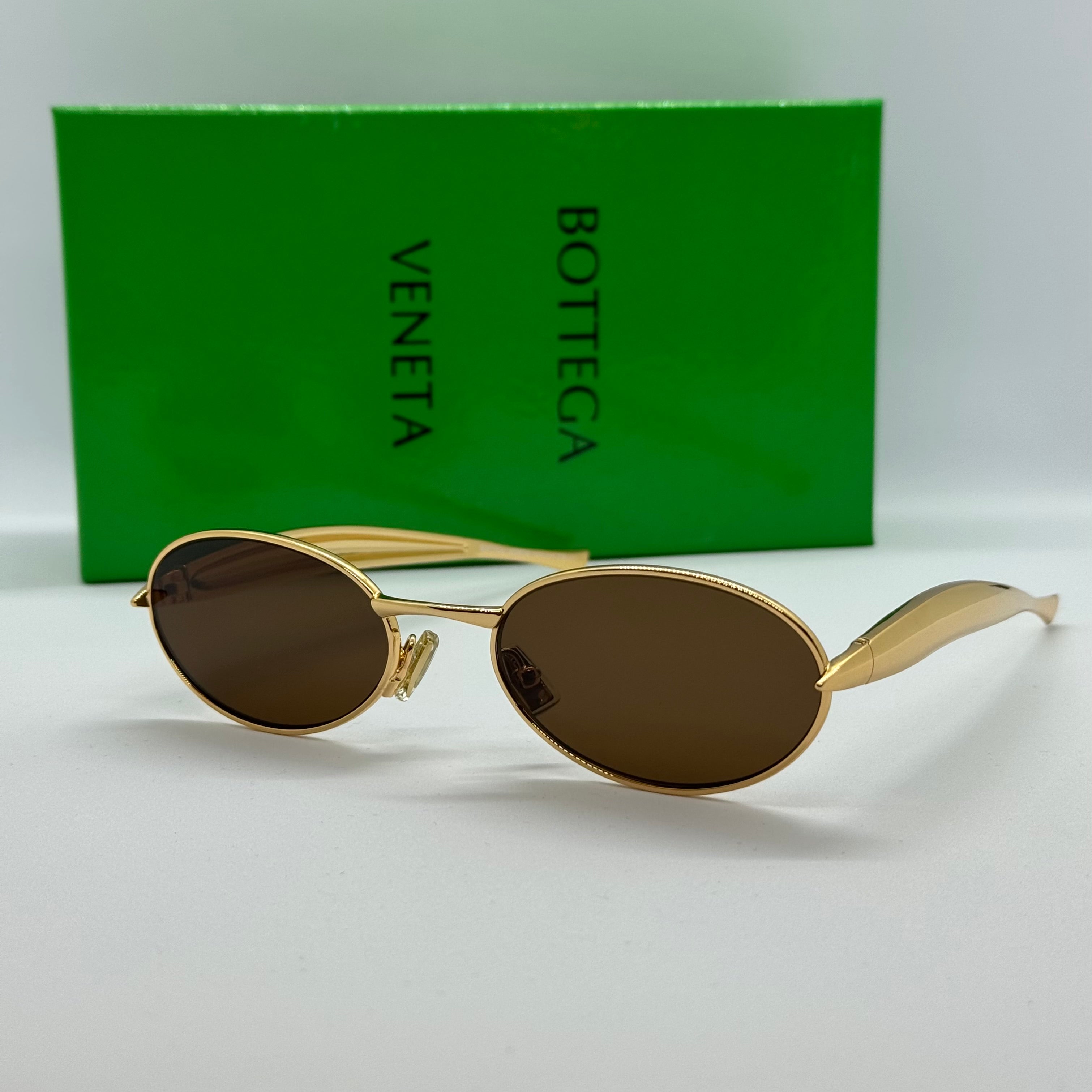 модел Moorona Brown