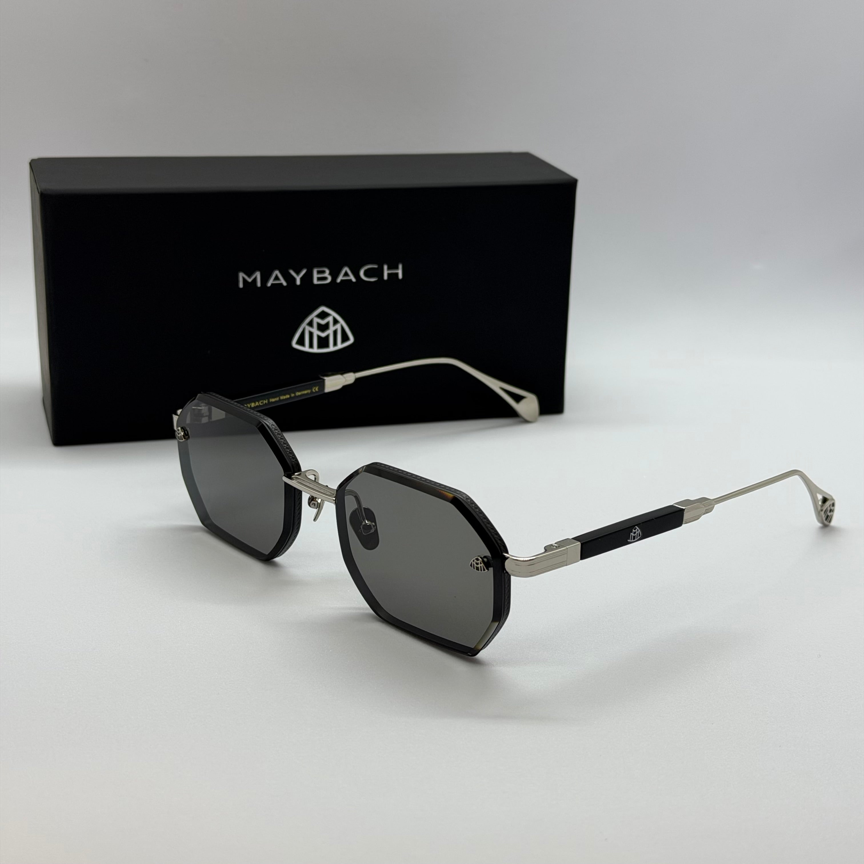 модел Diplomat Silver