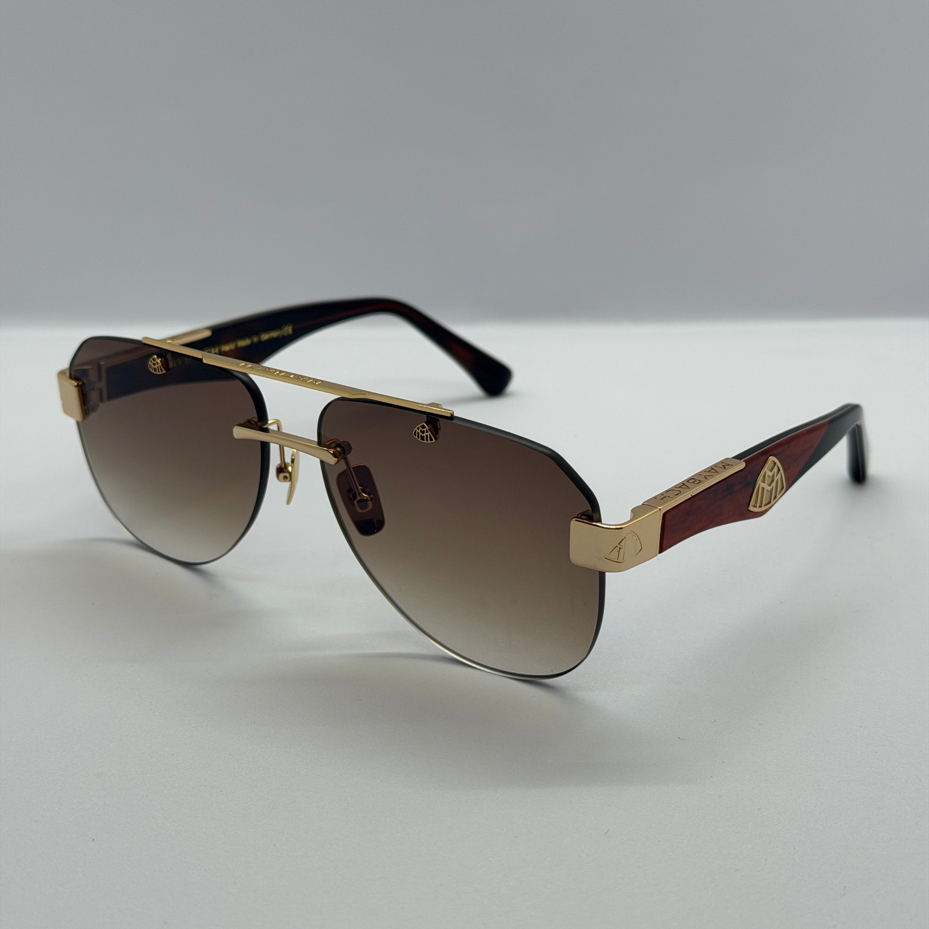 модел MayFair Brown