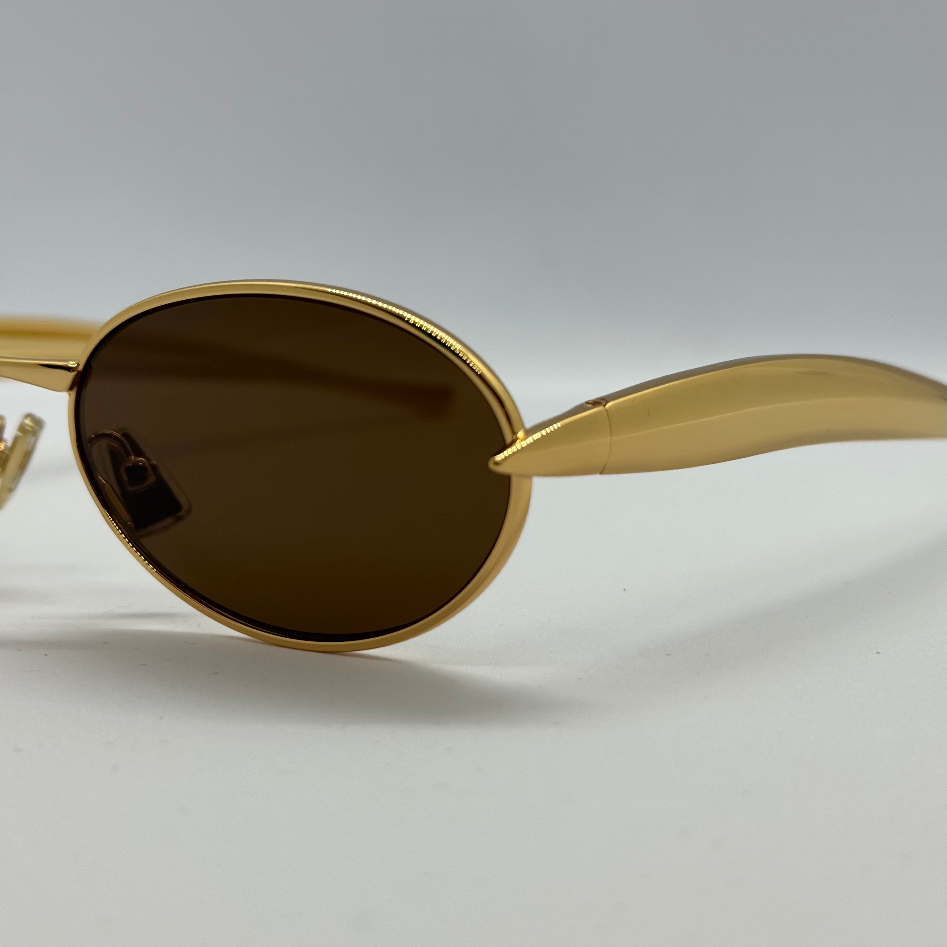 модел Moorona Brown