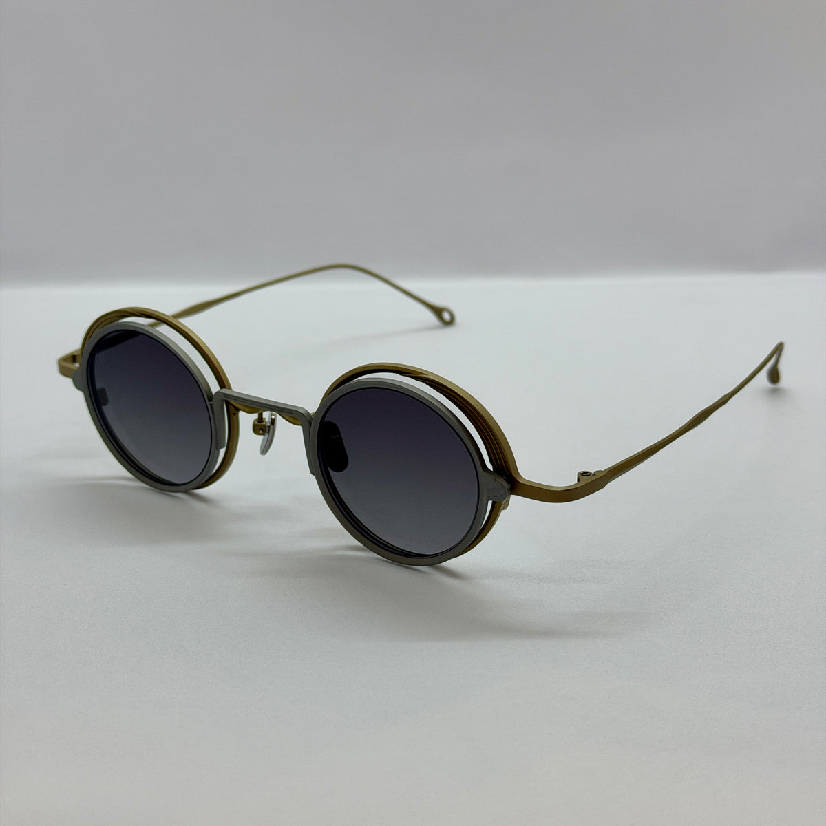 модел Orbit Dark