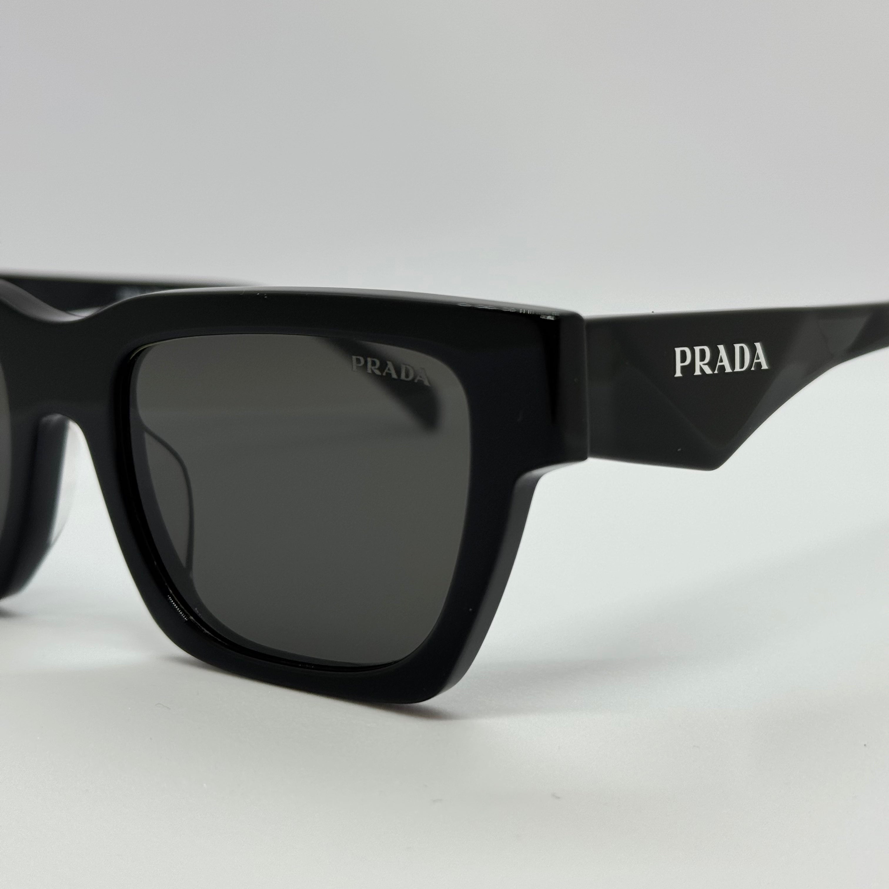 модел PitchBlack