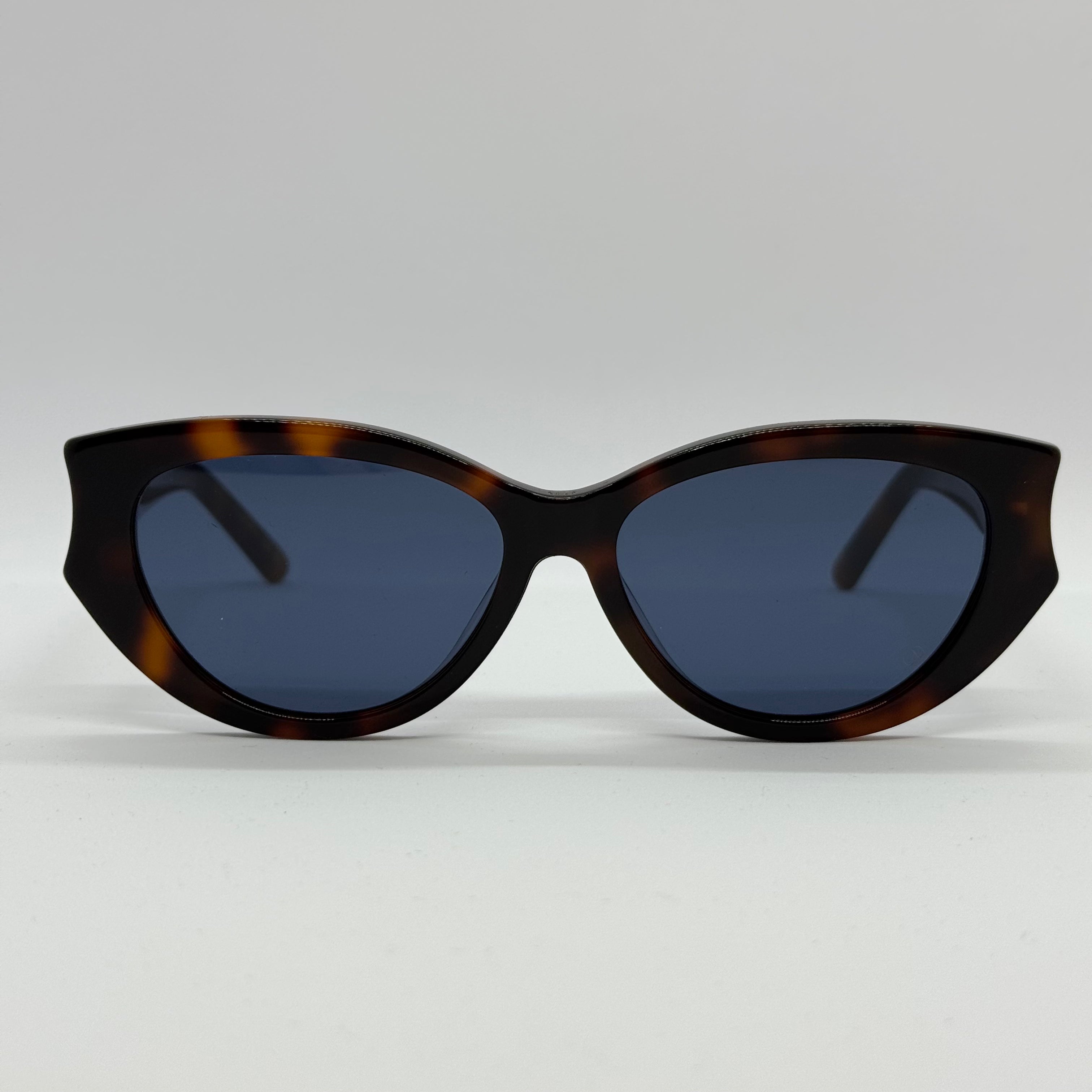 Model Veloura Leopard